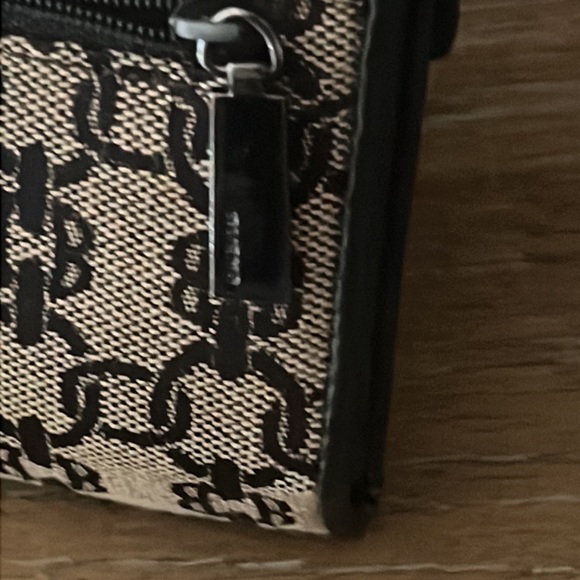 Bueno monogram wallet . Looks like vintage to me . Gray and black - Picture 3 of 12